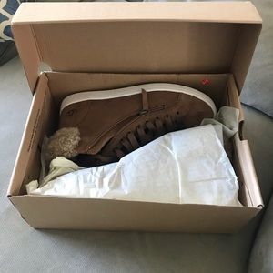 Ugg sneakers size 10, brand new